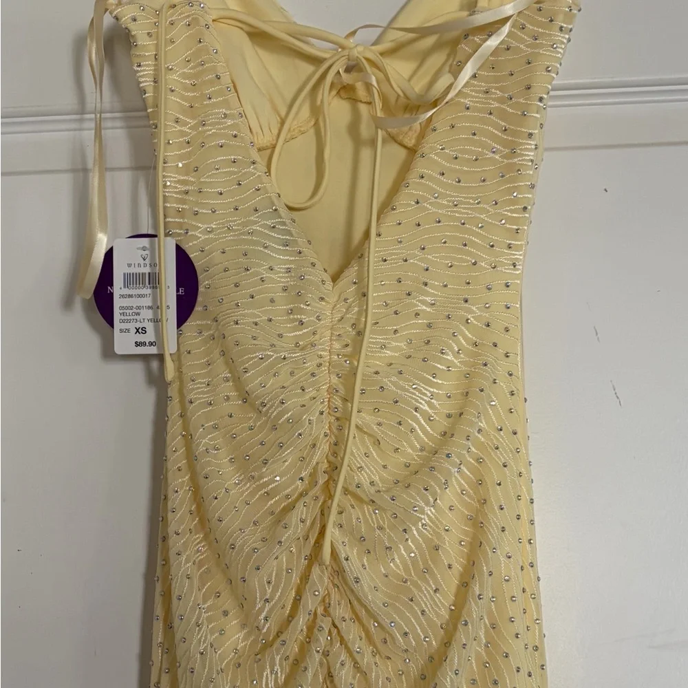 Windsor Pale Yellow Beaded Strap Prom Dresd - Picture 2 of 5